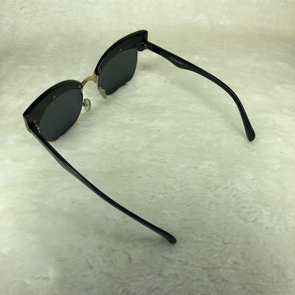 Nordstrom’s Black And Gold Sunglasses - Picture 4 of 4